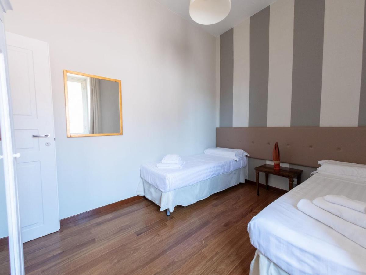 The Best Rent - Beautiful Apartment With Terrace Near Colosseo Rom Eksteriør billede