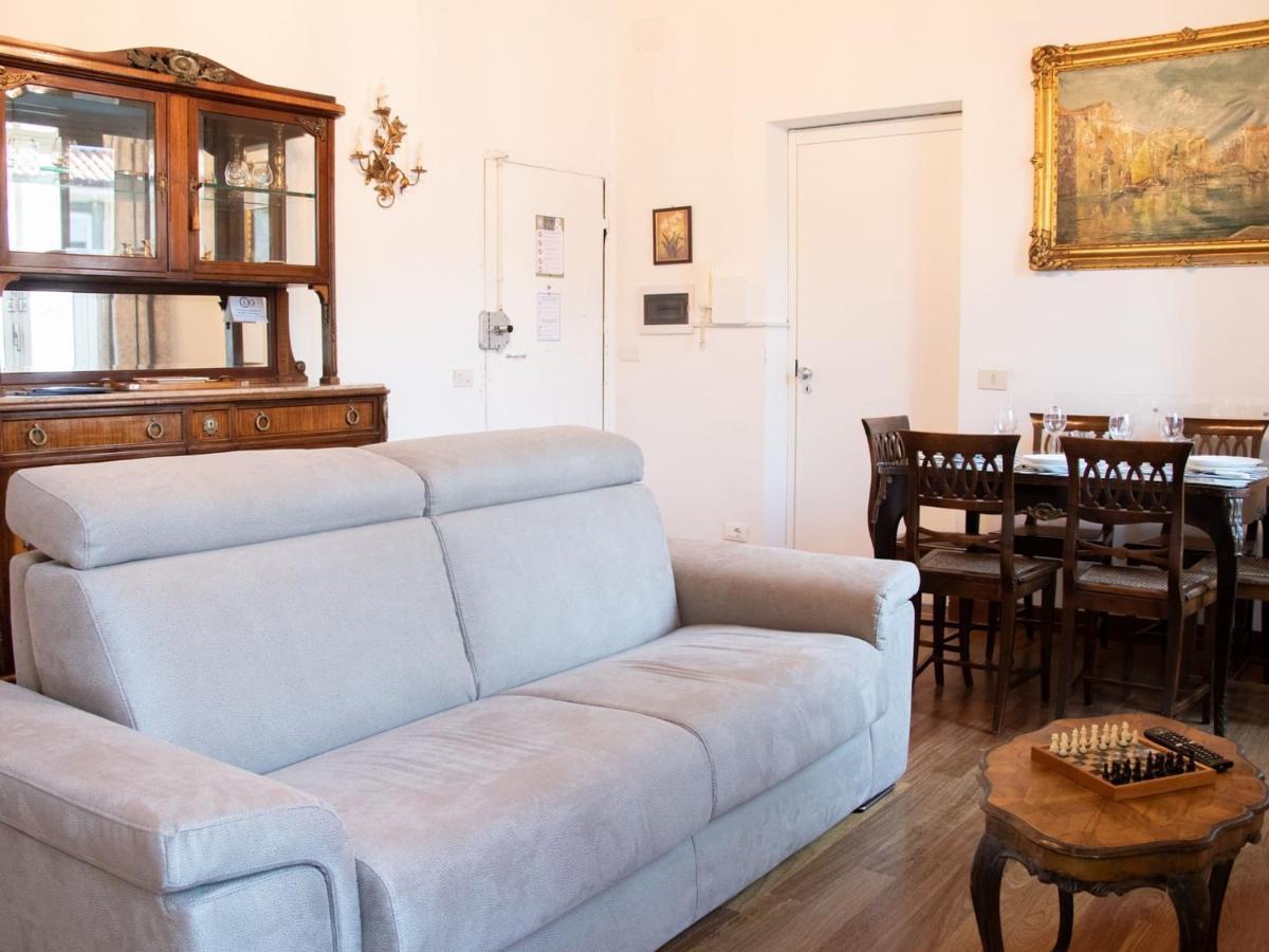 The Best Rent - Beautiful Apartment With Terrace Near Colosseo Rom Eksteriør billede