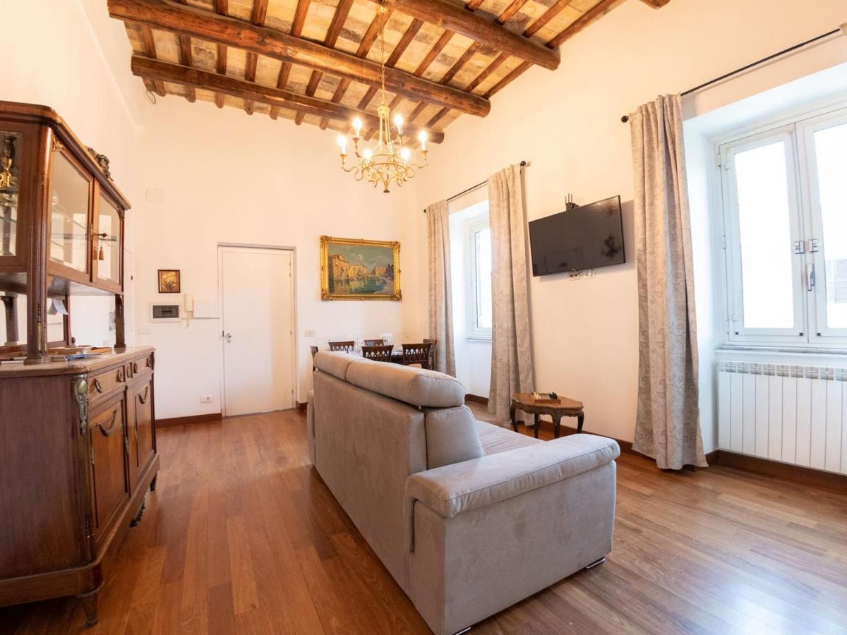 The Best Rent - Beautiful Apartment With Terrace Near Colosseo Rom Eksteriør billede