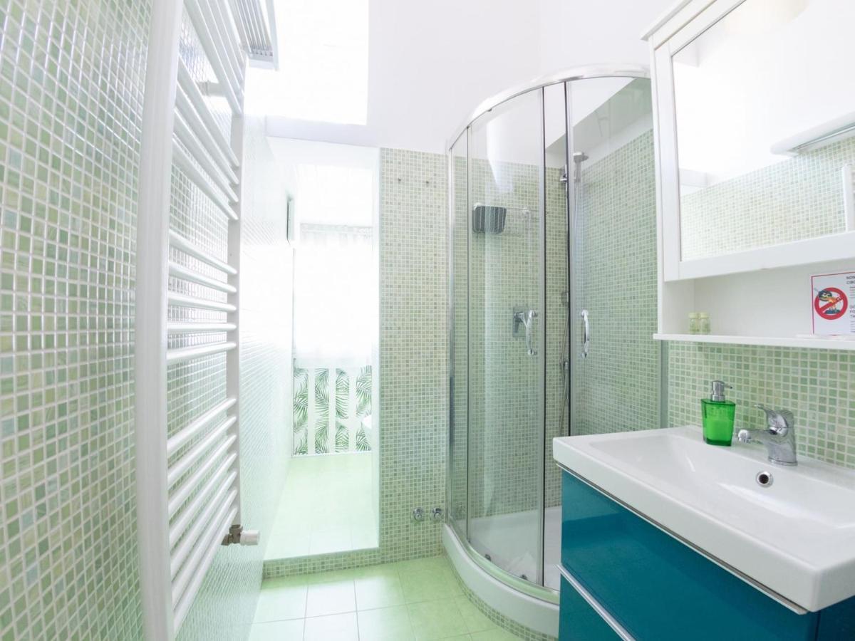 The Best Rent - Beautiful Apartment With Terrace Near Colosseo Rom Eksteriør billede