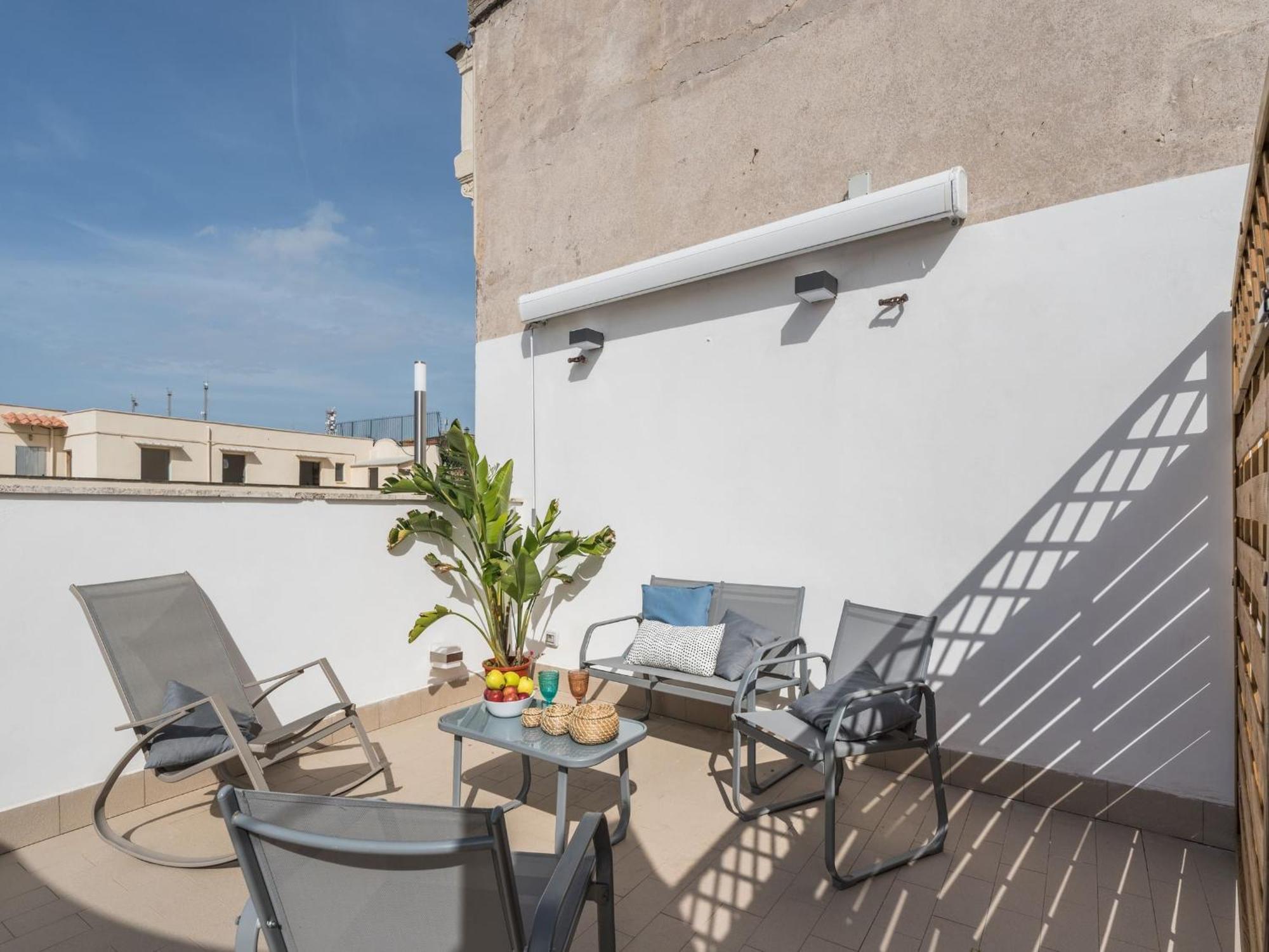 The Best Rent - Beautiful Apartment With Terrace Near Colosseo Rom Eksteriør billede